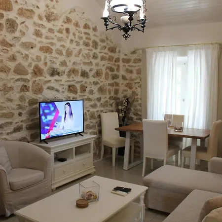 Spiti Mata Apartment Peritheia