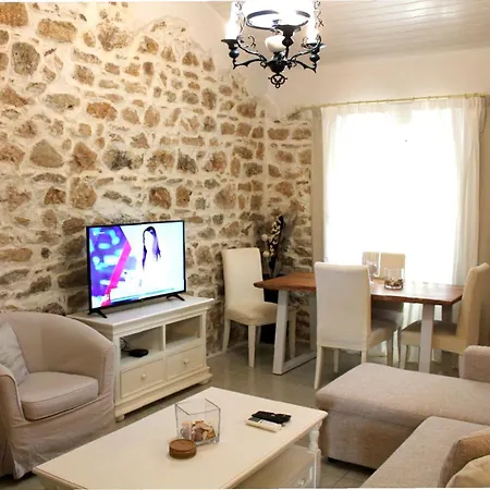Spiti Mata Apartment Peritheia